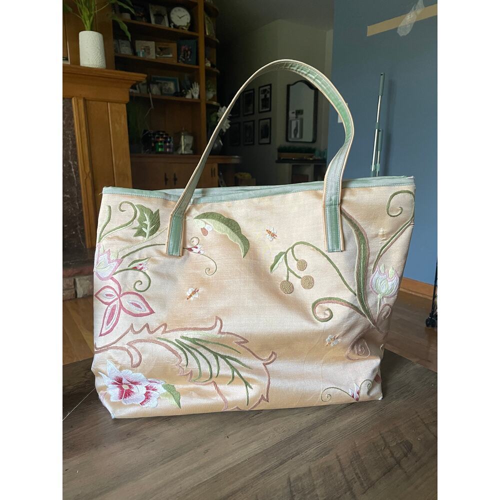 Vintage DV Collection Silk Artisan Stitched Tote Bag